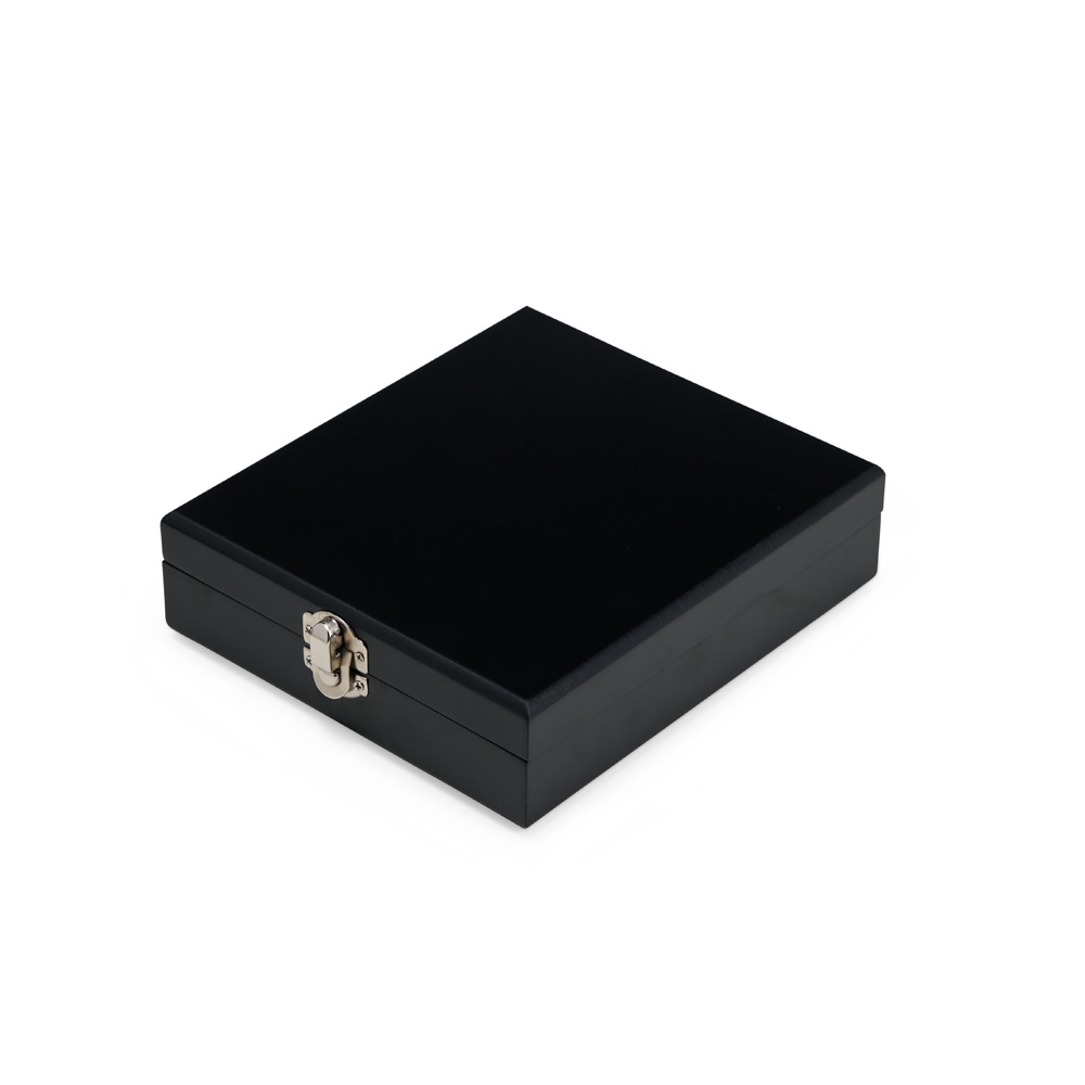 Kit-Vinho-com-Jogo-de-Baralho-21419d3-1731599126