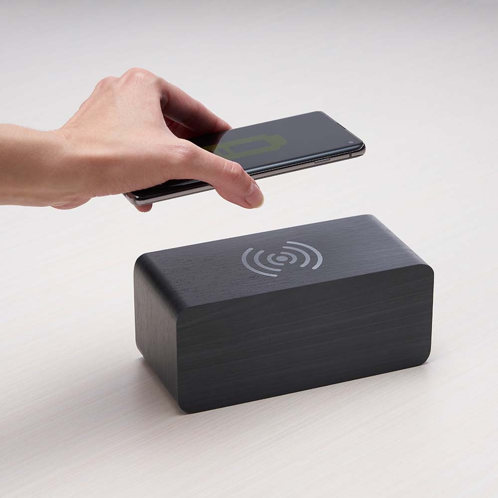 Relogio-de-Madeira-com-Carregamento-por-Inducao-13669d1-1640022051